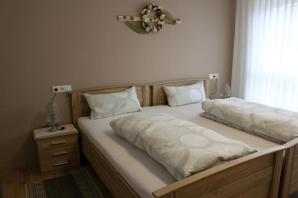 Ferienwohnung Am Berg Braunlingen ภายนอก รูปภาพ